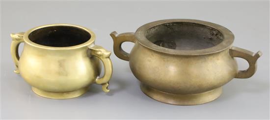 Two Chinese bronze gui censers, W. 17.5 and 13cm